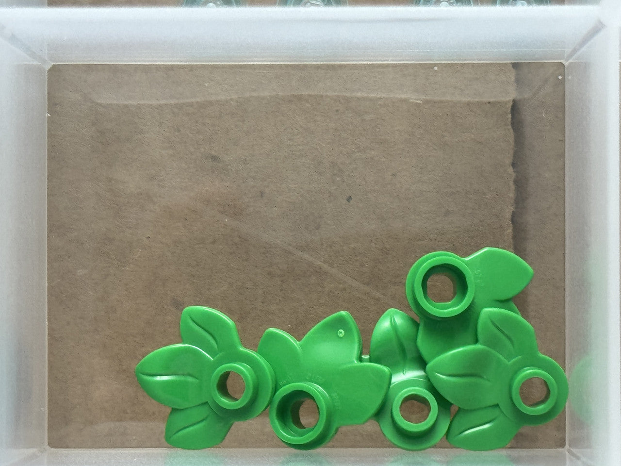 LEGO Parts - Bright Green Plant Plate, Round 1 x 1 Leaves - No 32607 - QTY 5
