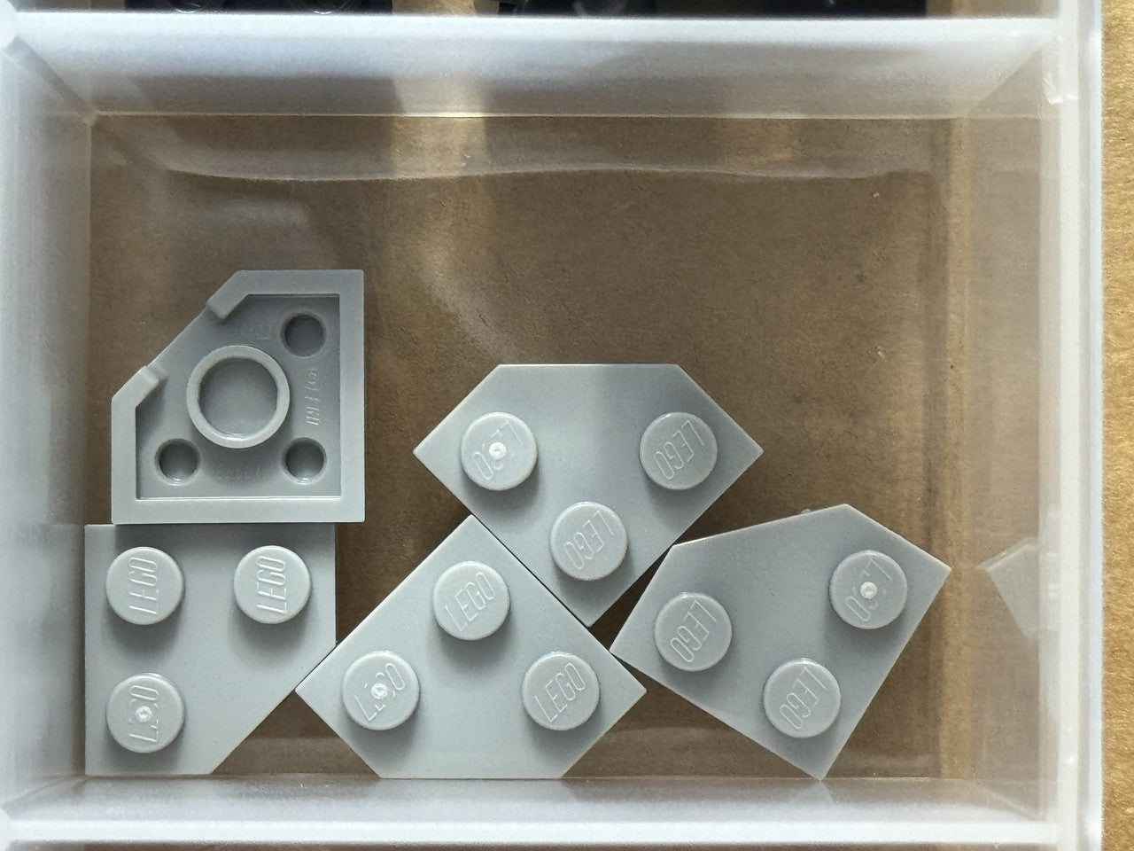 LEGO Parts - Light Bluish Gray Wedge, Plate 2 x 2 Cut Corner - No 26601 - QTY 5