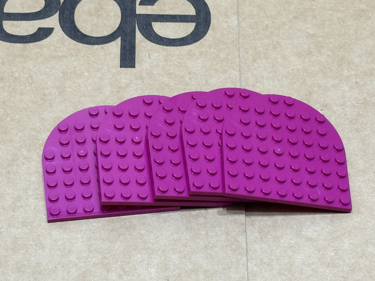 LEGO Parts - Magenta Plate, Round 8 x 8 Rounded End - No 41948 - QTY 5