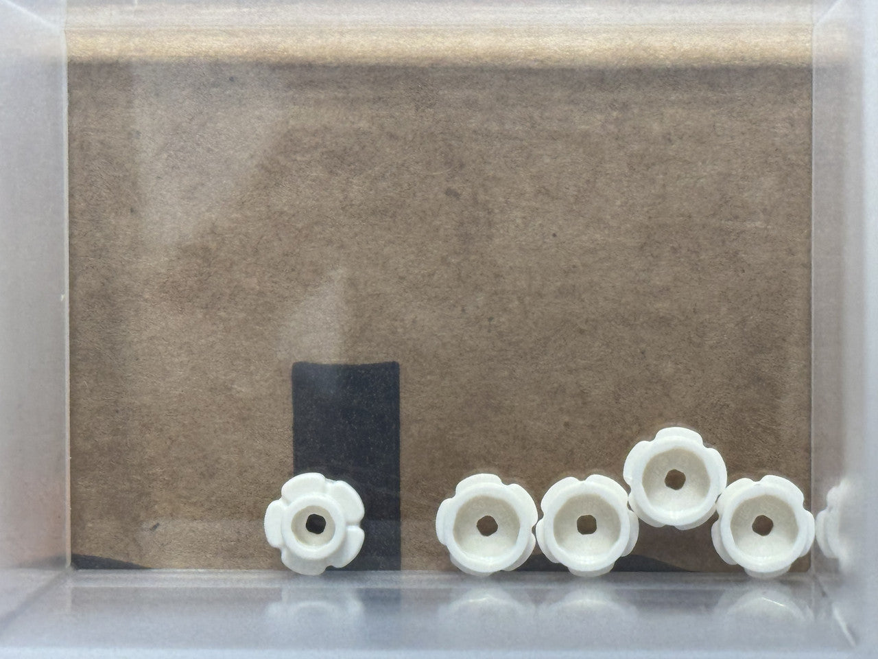 LEGO Parts - White Plate, Round 1 x 1 Flower Edge (5 Petals) - No 24866 - QTY 5