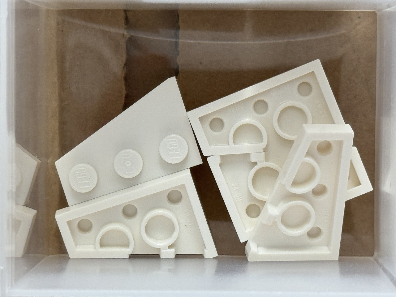LEGO Parts - White Wedge, Plate 3 x 2 Right - No 43722 - QTY 5