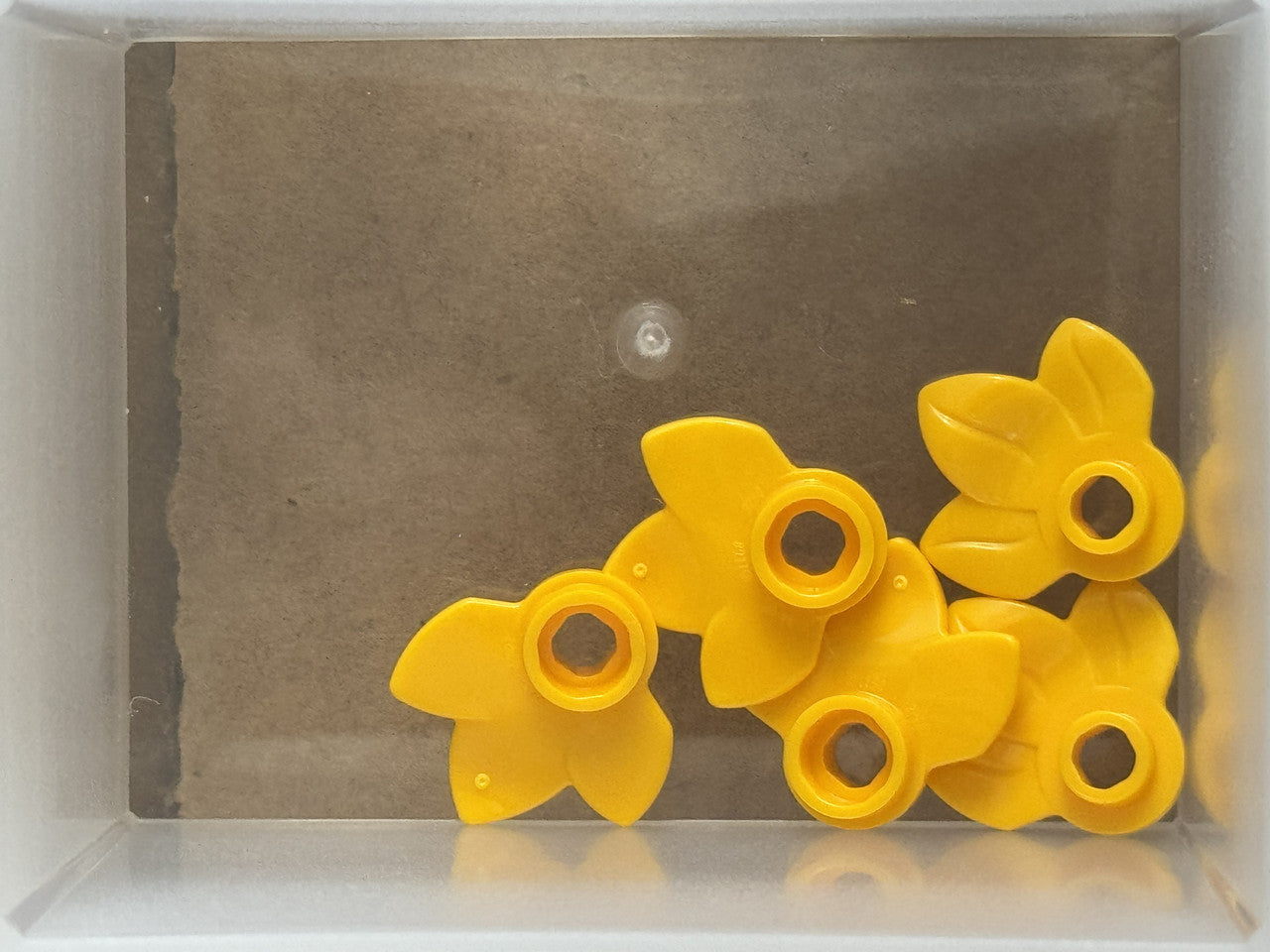 LEGO Parts - Bright Light Orange Plant, Round 1 x 1 3 Leaves - No 32607 - QTY 5