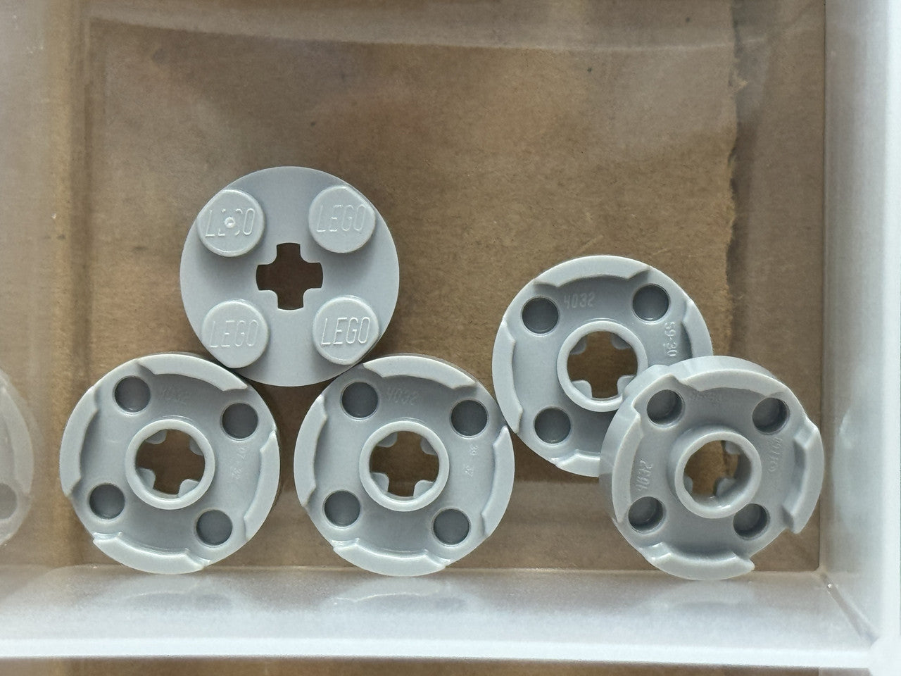 LEGO Parts - Light Bluish Gray Plate, Round 2 x 2 Axle Hole - No 4032 - QTY 5