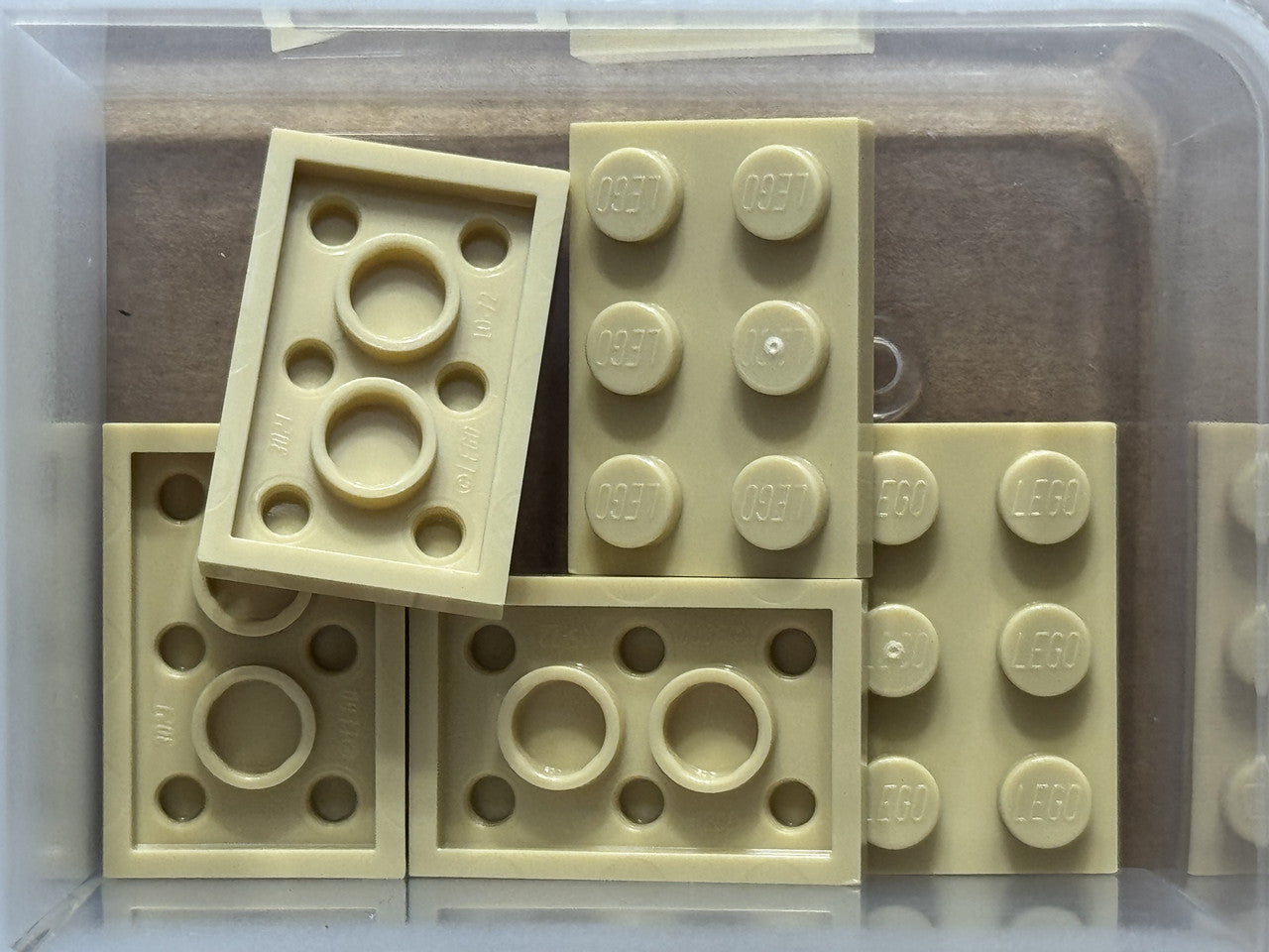LEGO Parts - Tan Plate 2 x 3 - No 3021 - QTY 5