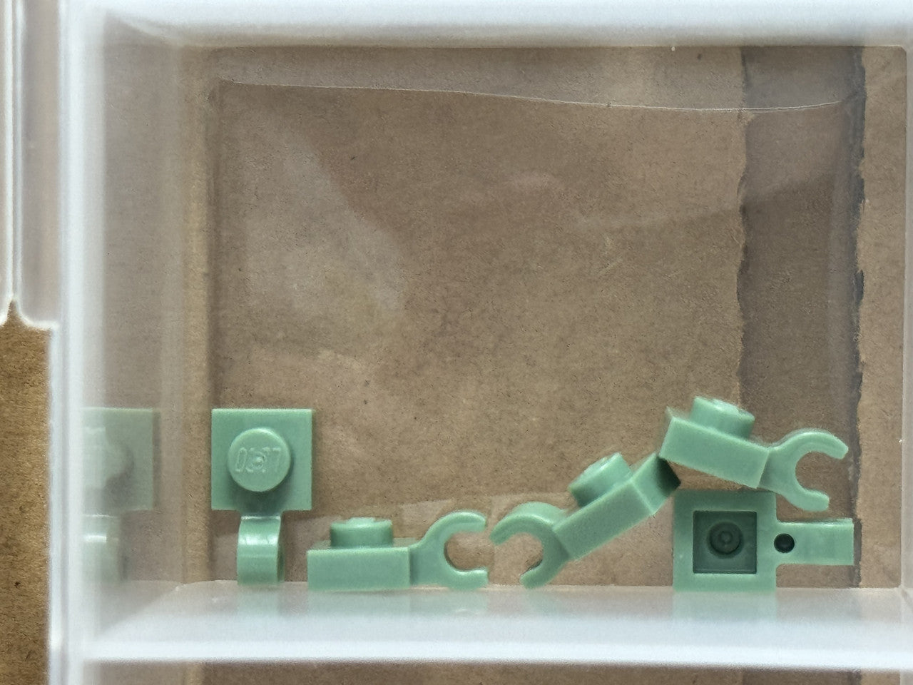 LEGO Parts - Sand Green Plate 1 x 1 with Open O Clip - No 61252 - QTY 5