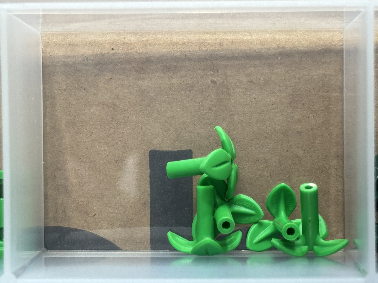 LEGO Parts - Bright Green Plant Stem with Bar, 3 Leaves - No 37695 - QTY 5