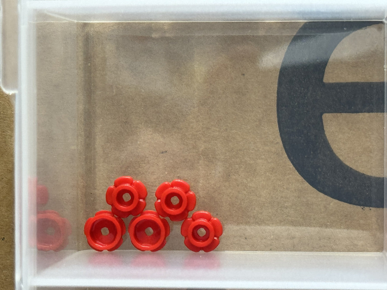 LEGO Parts - Red Plate, Round 1 x 1 Flower Edge (5 Petals) - No 24866 - QTY 5