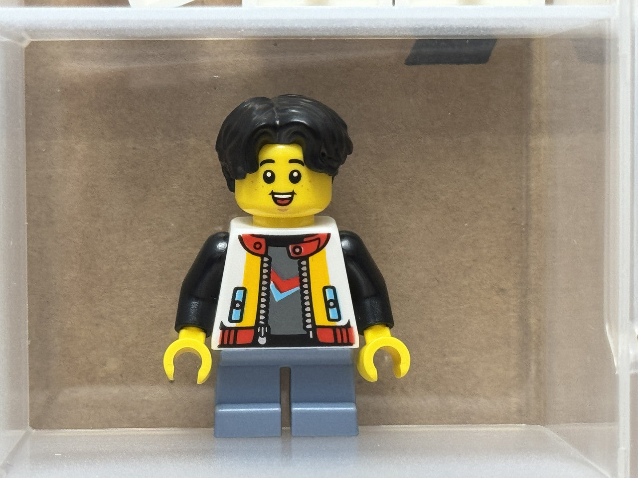 LEGO Minifigure - Holiday - Child - Boy, White Jacket - No hol374 - QTY 1