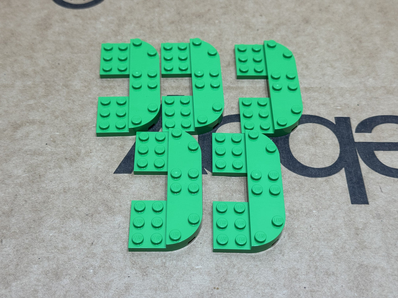 LEGO Parts - Bright Green Plate, Round 4 x 8 x 2/3 Cutout - No 73832 - QTY 5