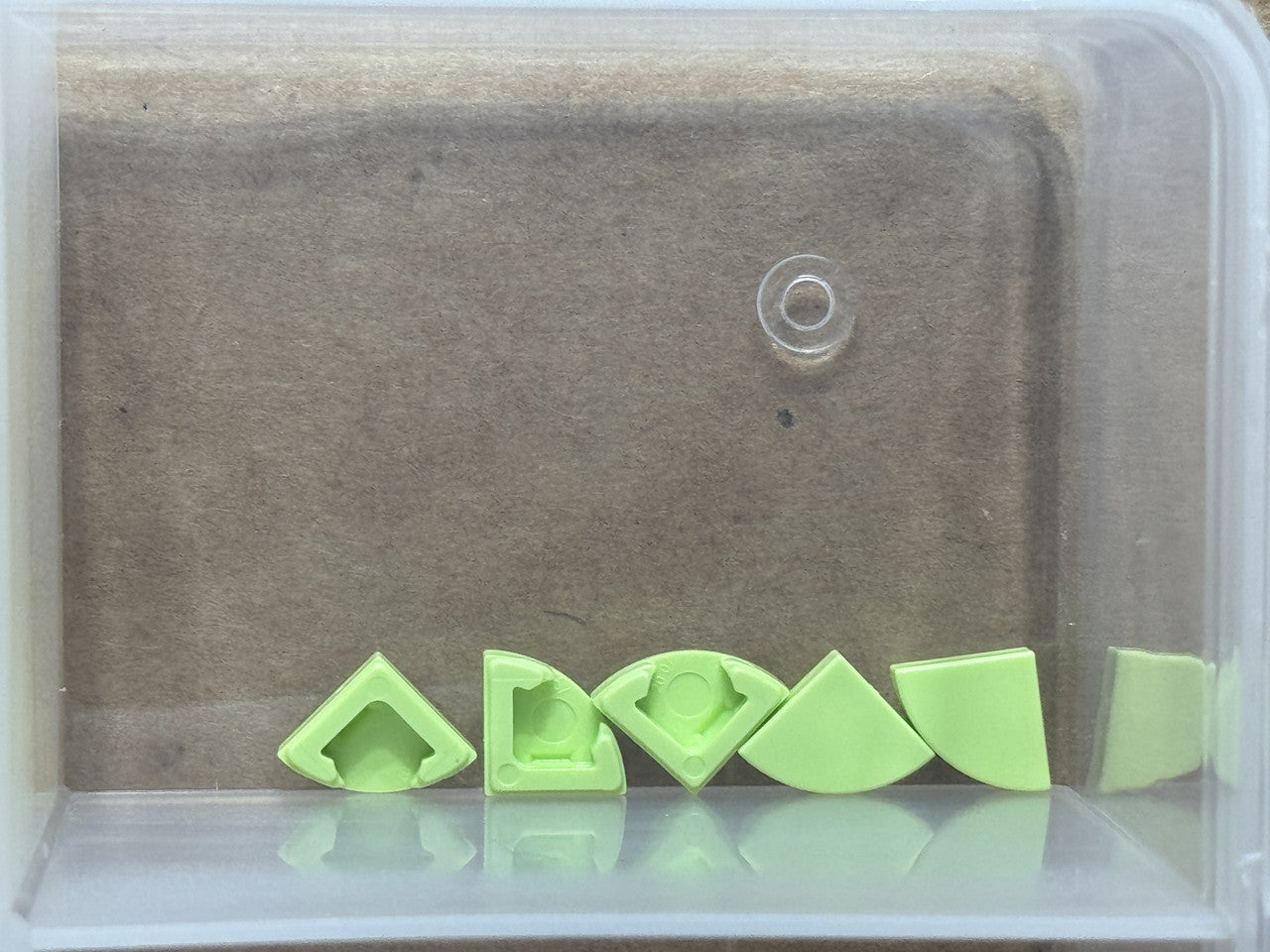 LEGO Parts - Yellowish Green Tile, Round 1 x 1 Quarter - No 25269 - QTY 5