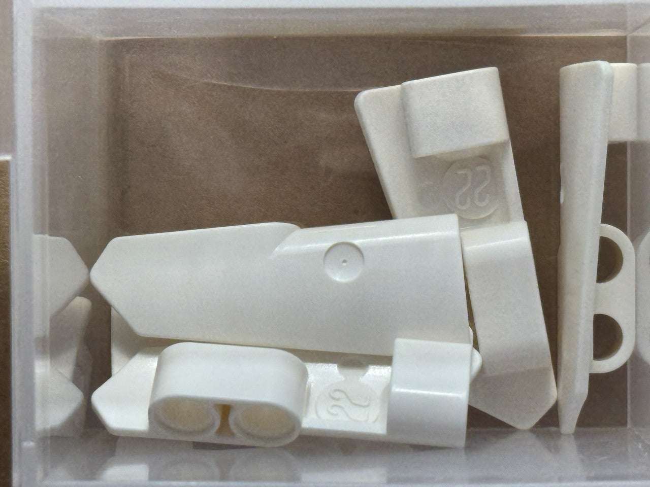 LEGO Parts - White Technic, Panel Fairing #22, Side A - No 11947 - QTY 5