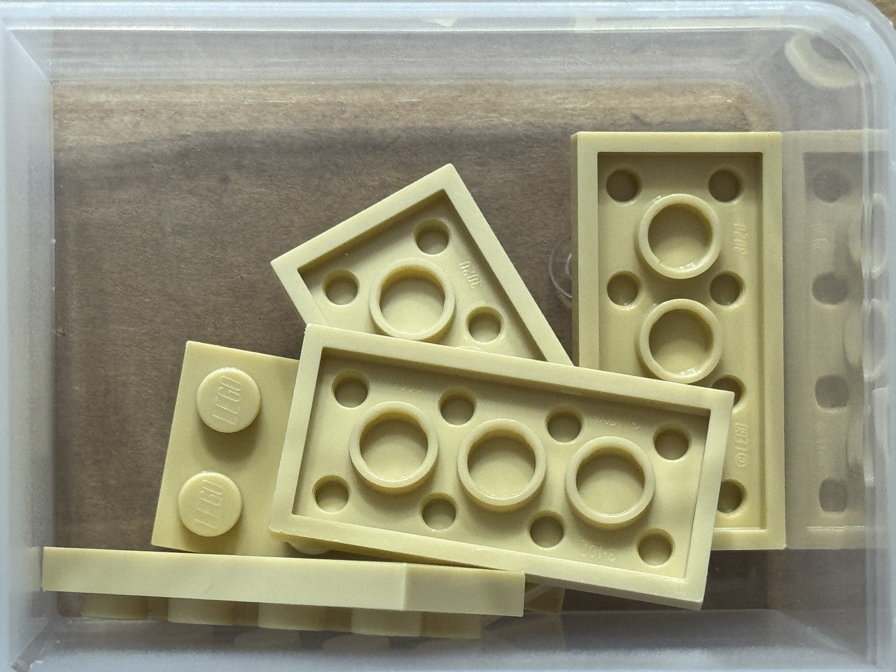 LEGO Parts - Tan Plate 2 x 4 - No 3020 - QTY 5