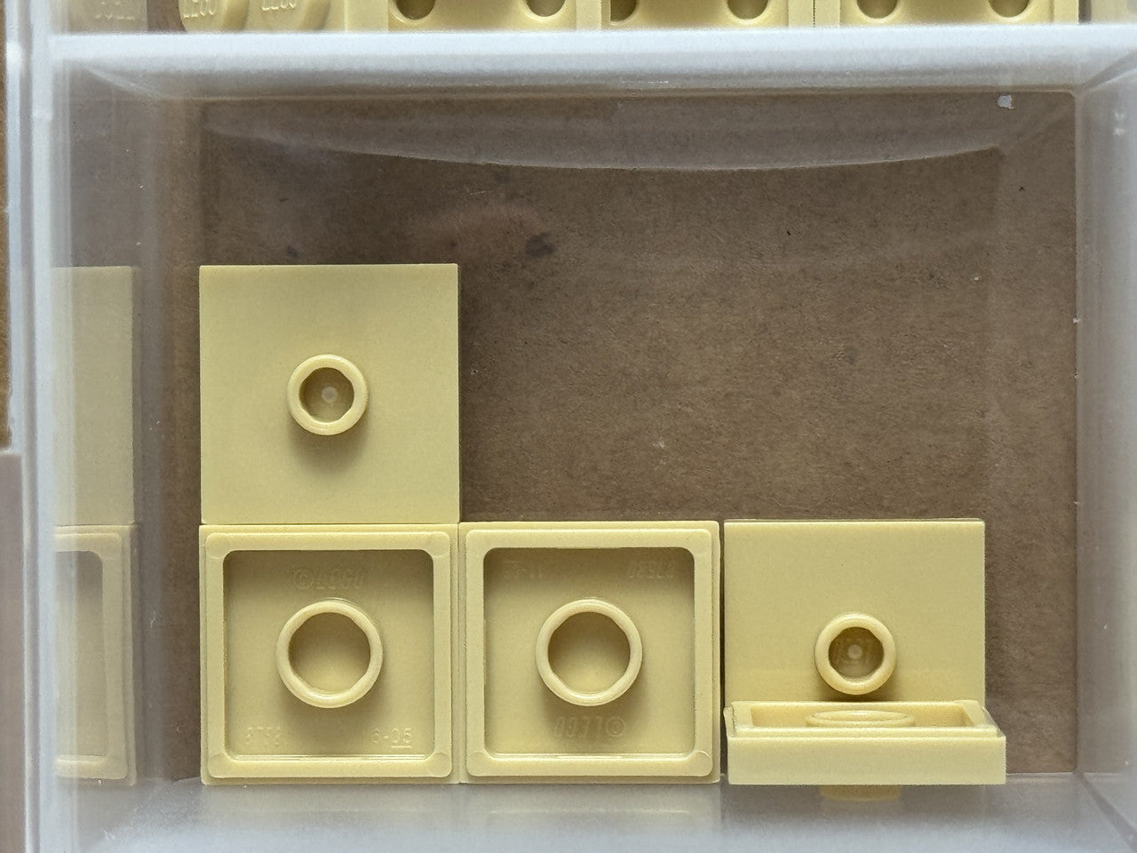 LEGO Parts - Tan Plate 2 x 2 1 Stud in Center (Jumper) - No 87580 - QTY 5