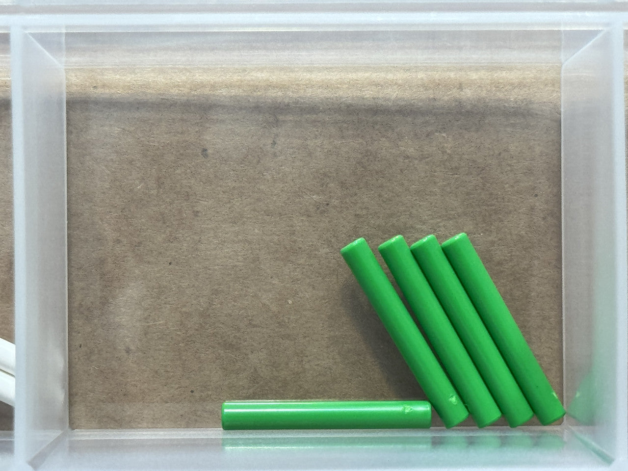 LEGO Parts - Bright Green Bar 3L (Bar Arrow) - No 87994 - QTY 5