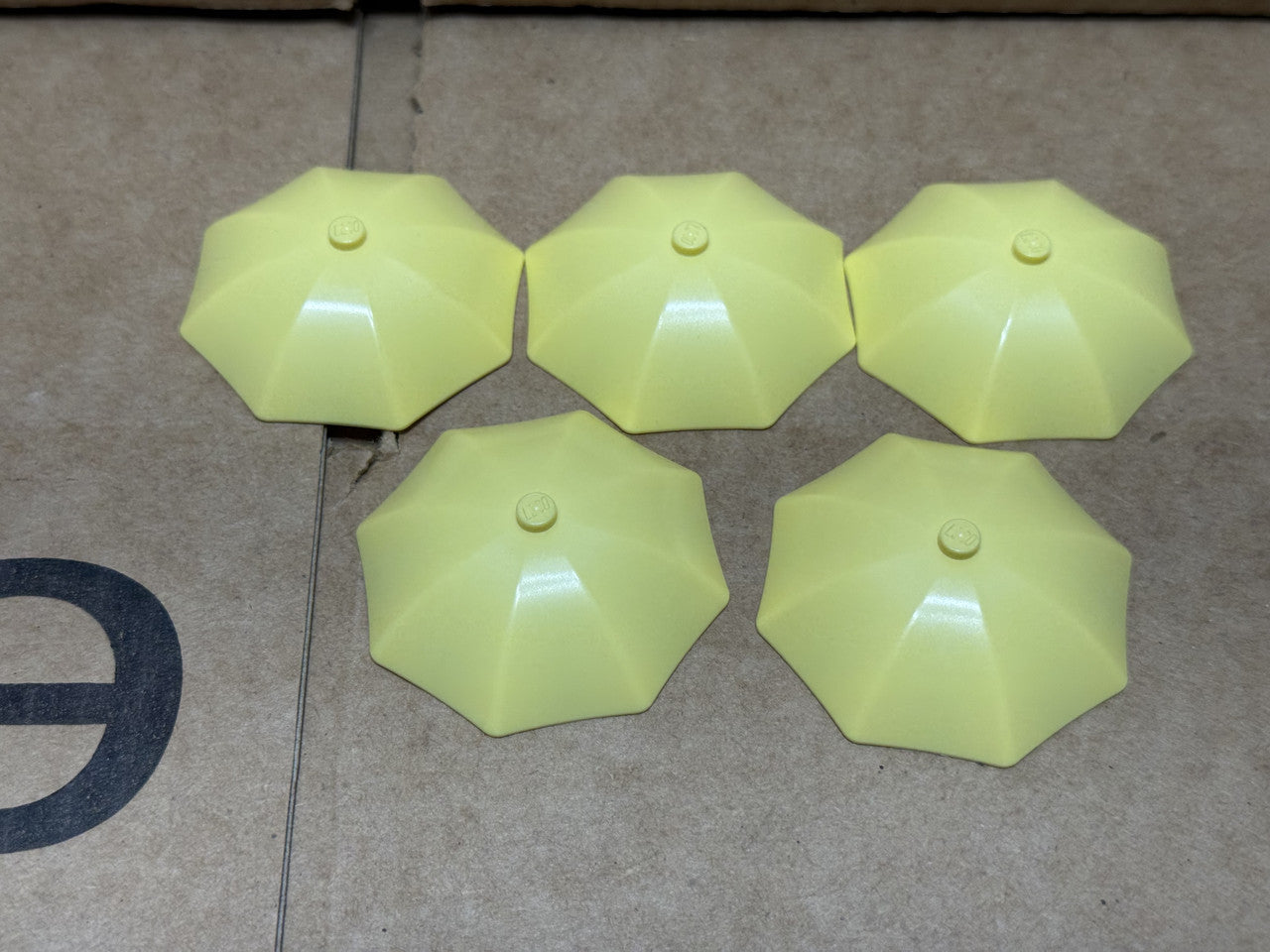 LEGO Parts - Bright Light Yellow Minifigure Umbrella Top 6 x 6 - No 4094 - QTY 5