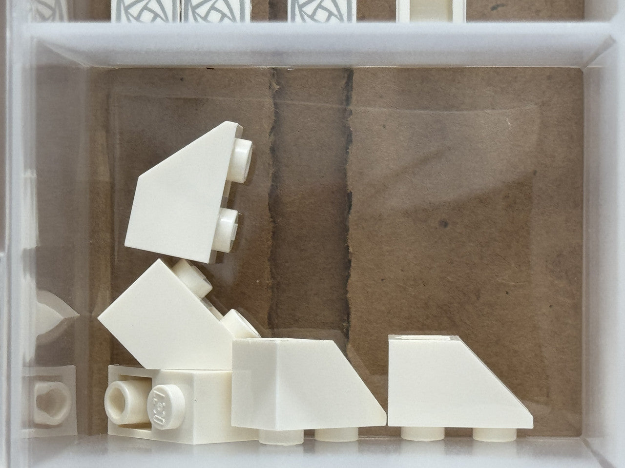 LEGO Parts - White Slope, Inverted 45 2 x 1 - No 3665 - QTY 5