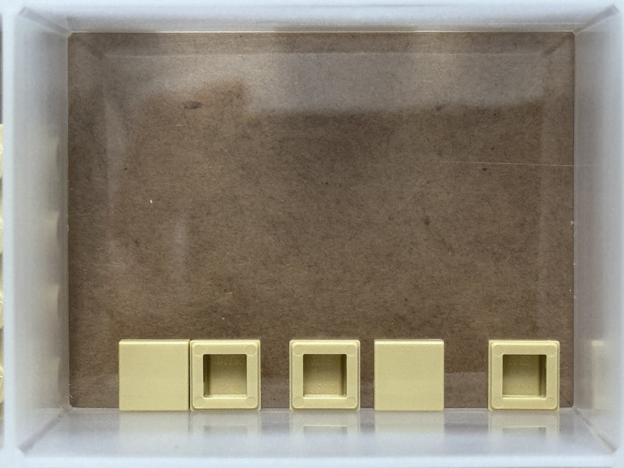 LEGO Parts - Tan Tile 1 x 1 - No 3070 - QTY 5