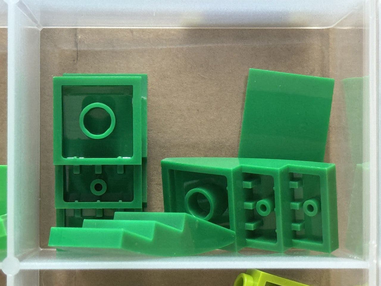 LEGO Parts - Green Slope, Curved 4 x 2 - No 93606 - QTY 5