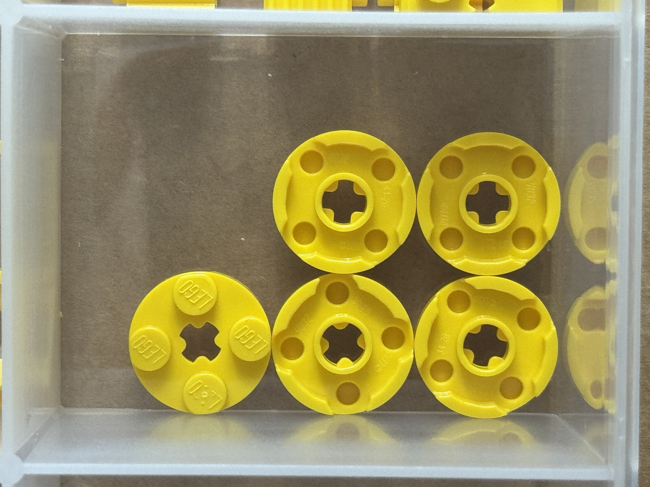 LEGO Parts - Yellow Plate, Round 2 x 2 with Axle Hole - No 4032 - QTY 5