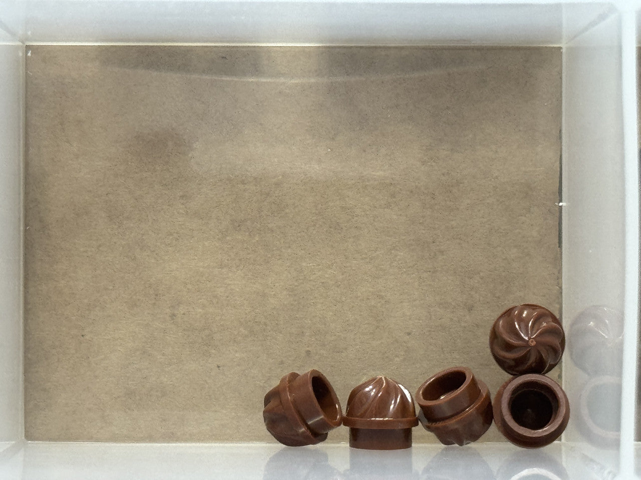 LEGO Parts - Reddish Brown Plate, Round 1 x 1 Vertical Swirl - No 15470 - QTY 5