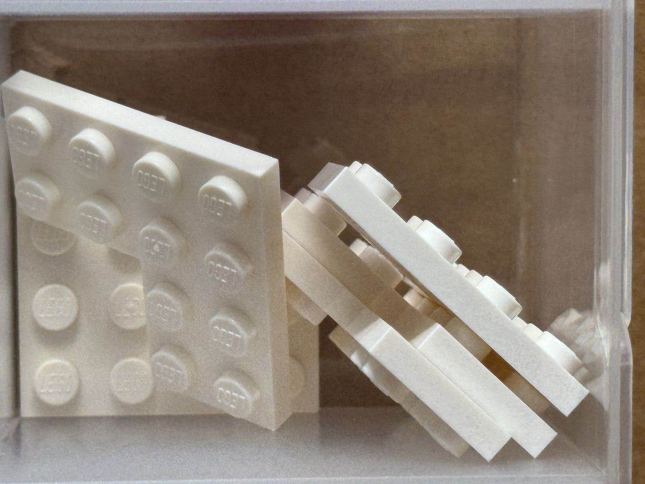 LEGO Parts - White Plate 4 x 4 Corner - No 2639 - QTY 5
