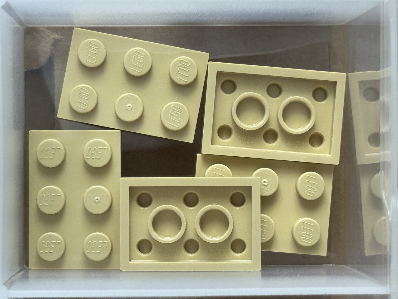 LEGO Parts - Tan Plate 2 x 3 - No 3021 - QTY 5