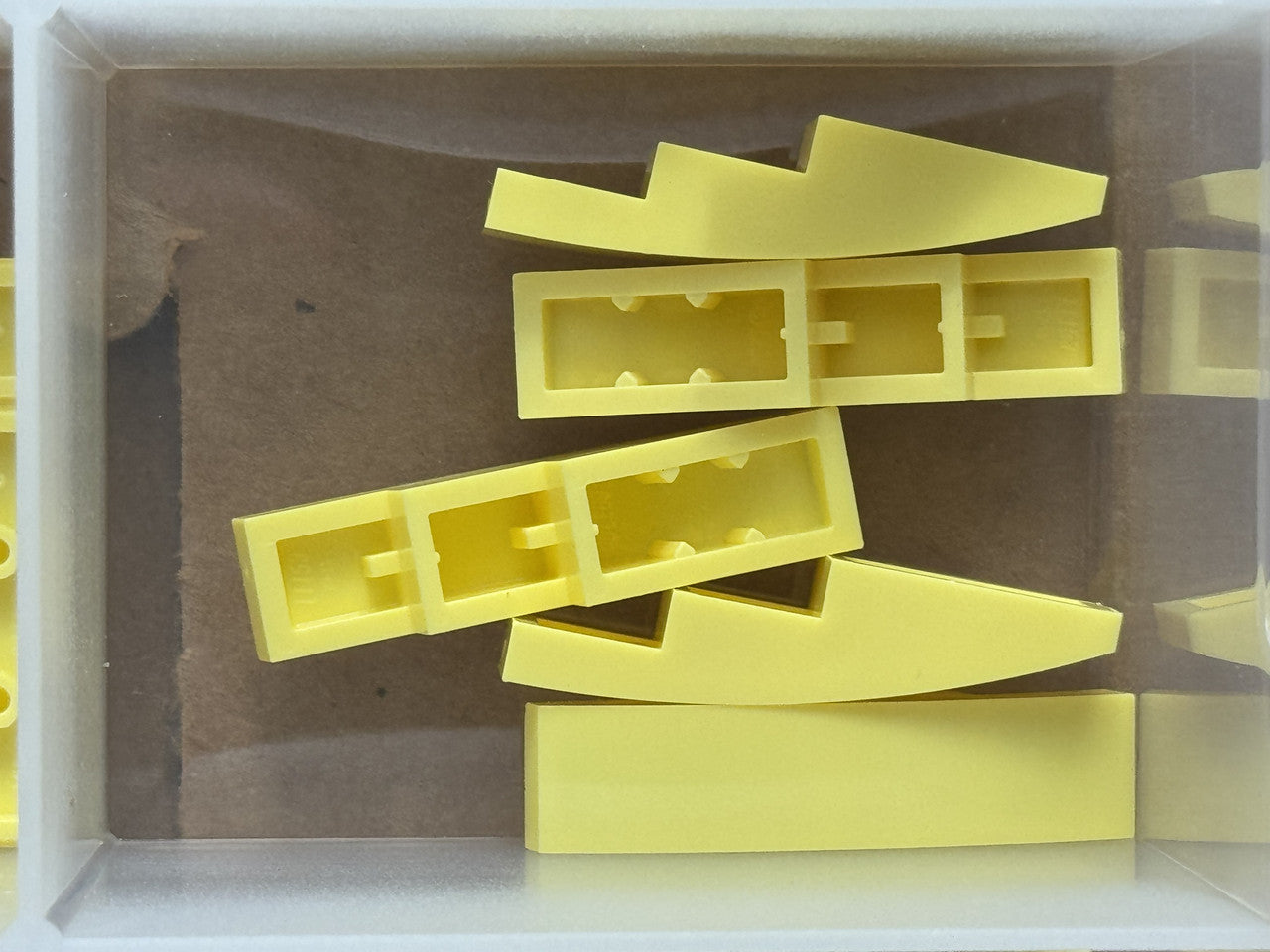LEGO Parts - Bright Light Yellow Slope, Curved 4 x 1 - No 61678 - QTY 5
