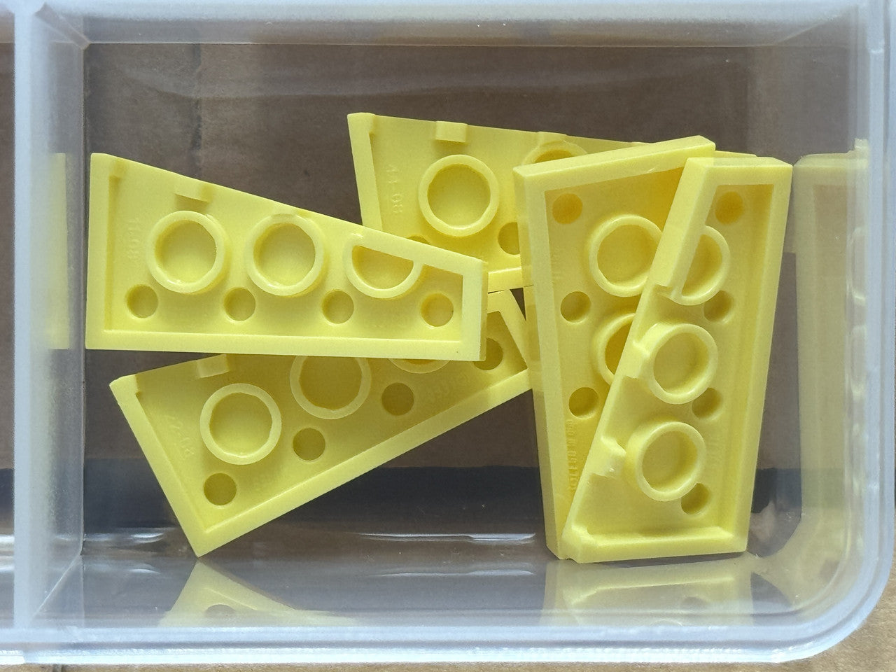 LEGO Parts - Bright Light Yellow Wedge, Plate 4 x 2 Right - No 41769 - QTY 5