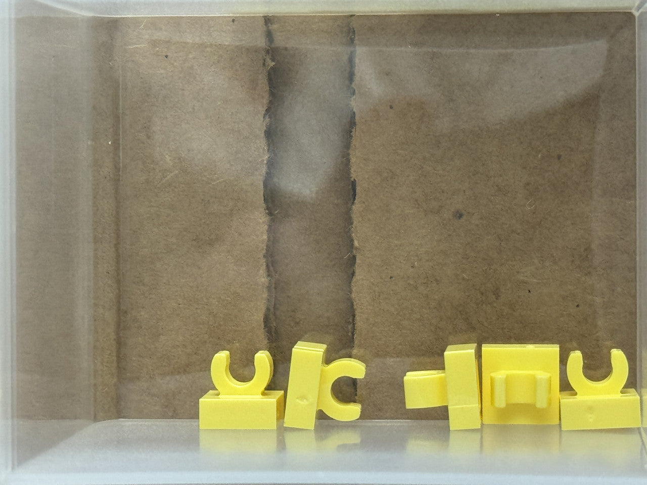 LEGO Parts - Bright Light Yellow Tile 1 x 1 with Open O Clip - No 15712 - QTY 5