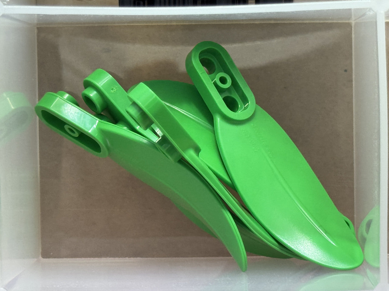 LEGO Parts - Bright Green Plant Plate, Round 1 x 2 Leaf - No 3565 - QTY 5