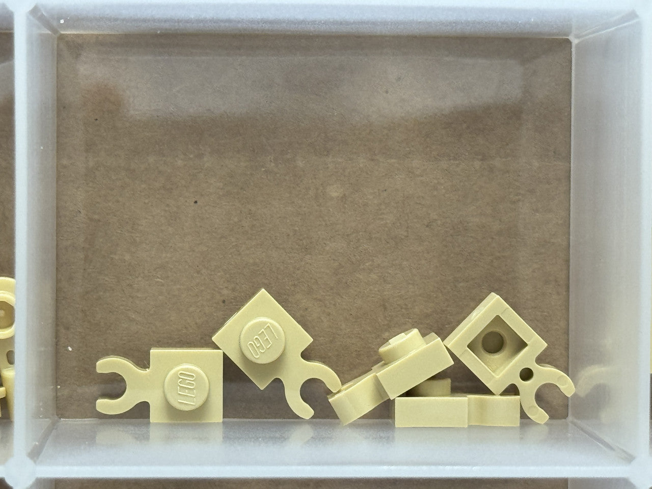 LEGO Parts - Tan Plate 1 x 1 with Open O Clip Thick - No 4085d - QTY 5