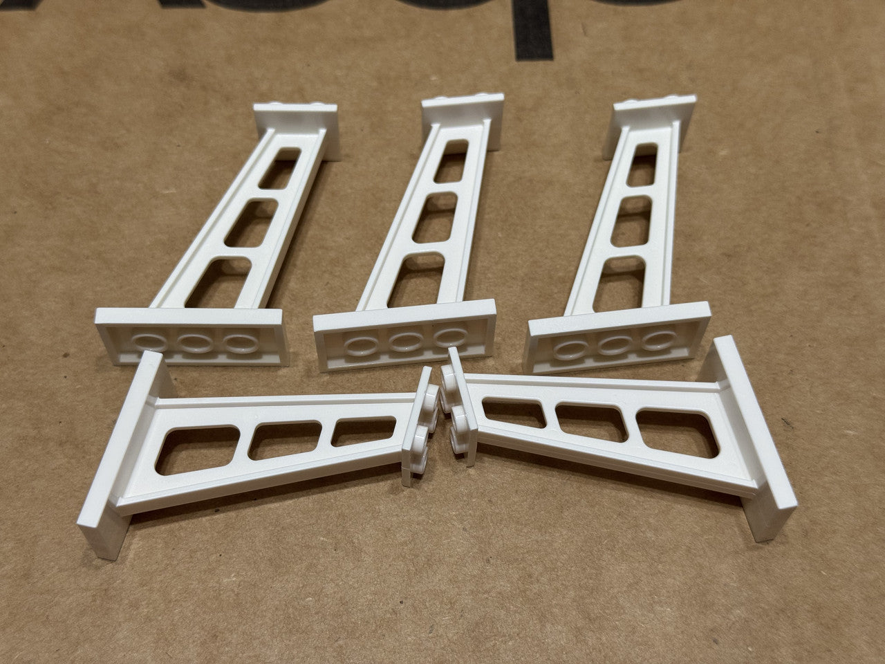 LEGO Parts - White Support 2 x 4 x 5 Stanchion Inclined - No 4476b - QTY 5