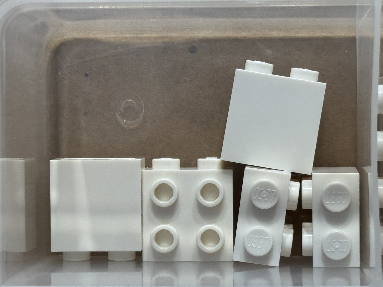 LEGO Parts - White Brick 1 x 2 x 1 2/3 with Studs on Side - No 22885 - QTY 5