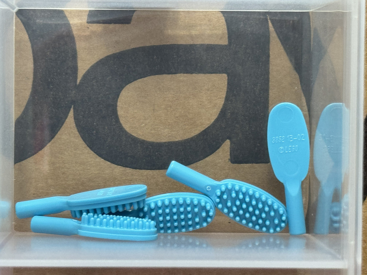 LEGO Parts - Medium Azure Minifigure, Utensil Hairbrush - No 3852b - QTY 5