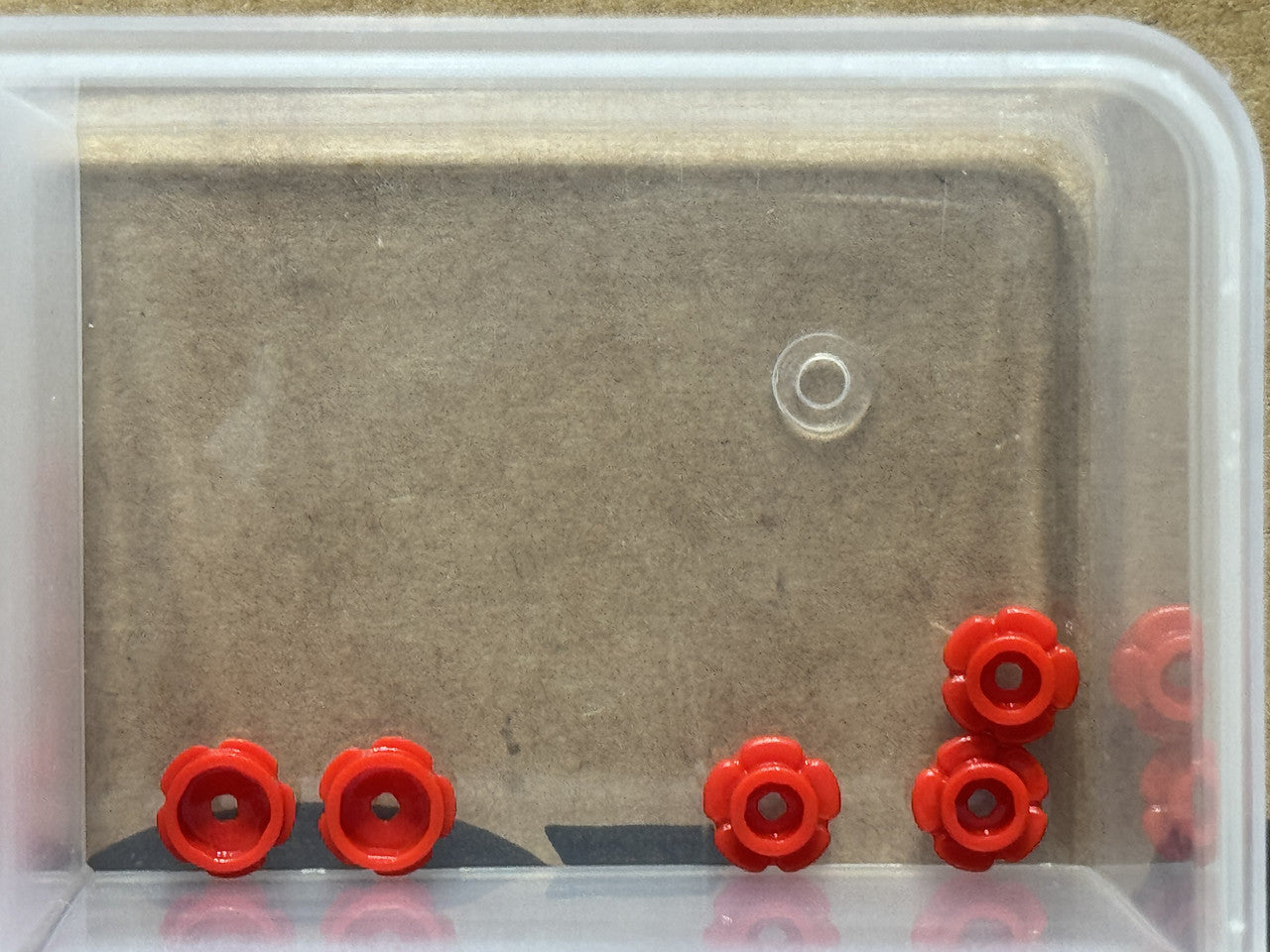 LEGO Parts - Red Plate, Round 1 x 1 Flower Edge (5 Petals) - No 24866 - QTY 5