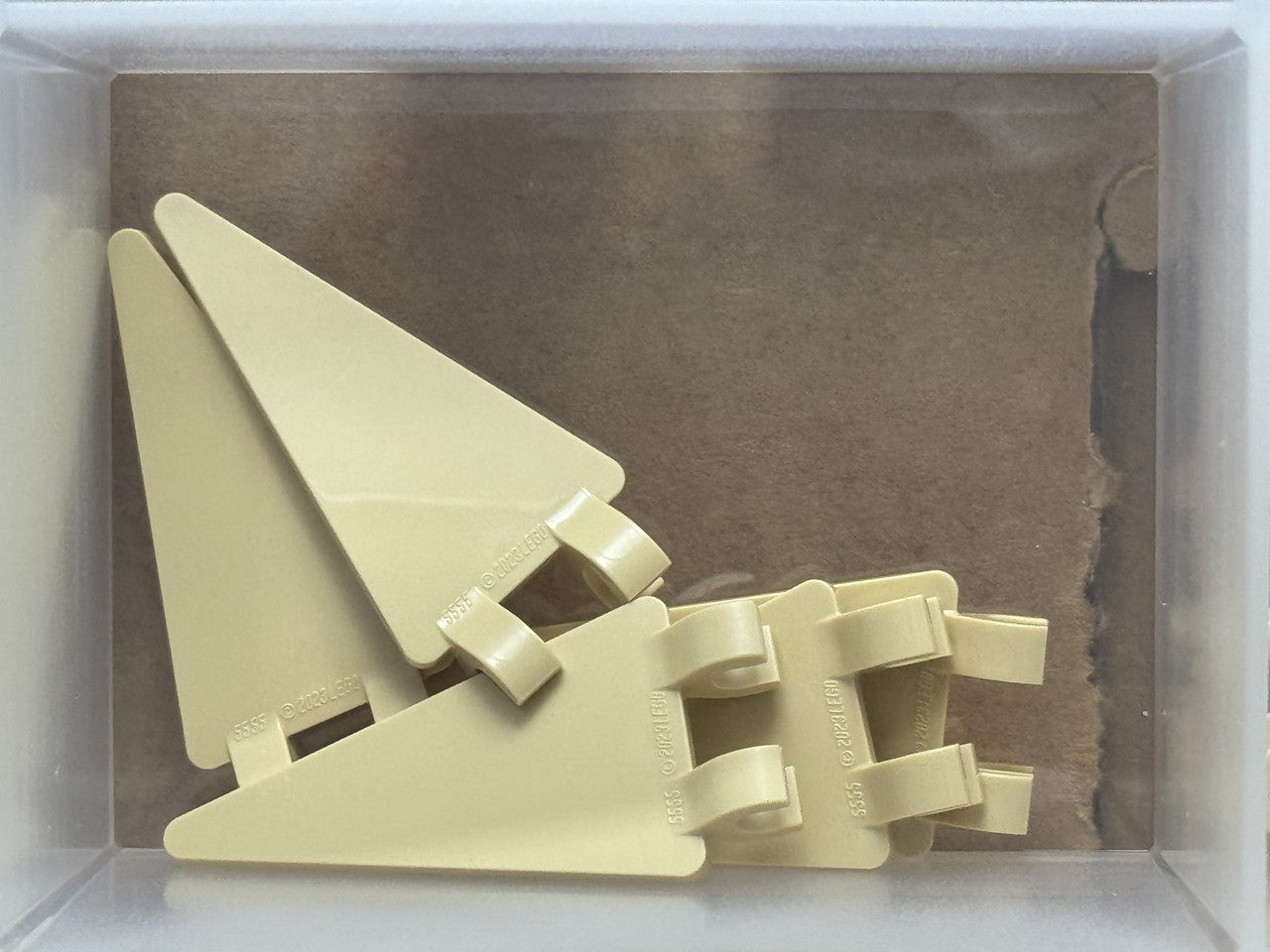 LEGO Parts - Tan Flag 3 1/2 x 2 Triangle - No 5555 - QTY 5