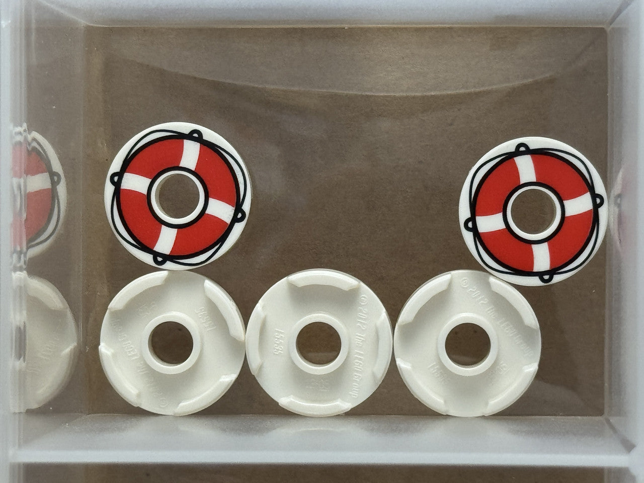 LEGO Parts - White Tile, Round 2 x 2 Hole Life Preserver - No 15535pb11 - QTY 5
