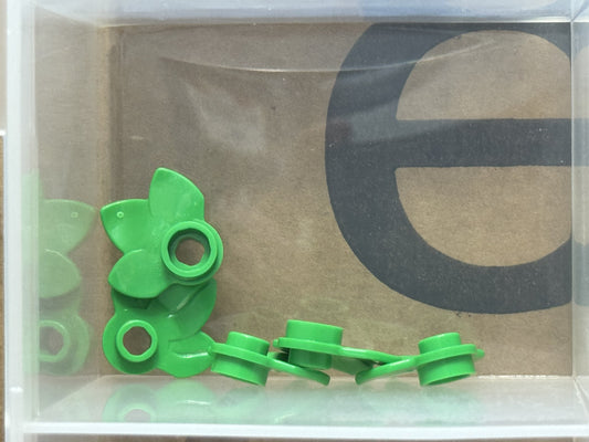 LEGO Parts - Bright Green Plant Plate, Round 1 x 1 3 Leaves - No 32607 - QTY 5