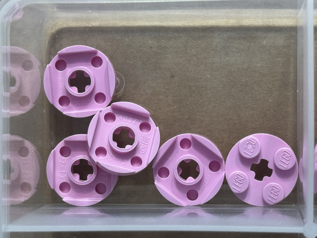 LEGO Parts - Bright Pink Plate, Round 2 x 2 with Axle Hole - No 4032 - QTY 5