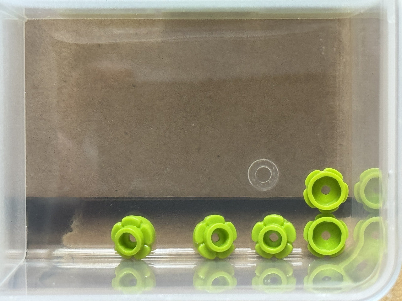 LEGO Parts - Lime Plate, Round 1 x 1 Flower Edge (5 Petals) - No 24866 - QTY 5
