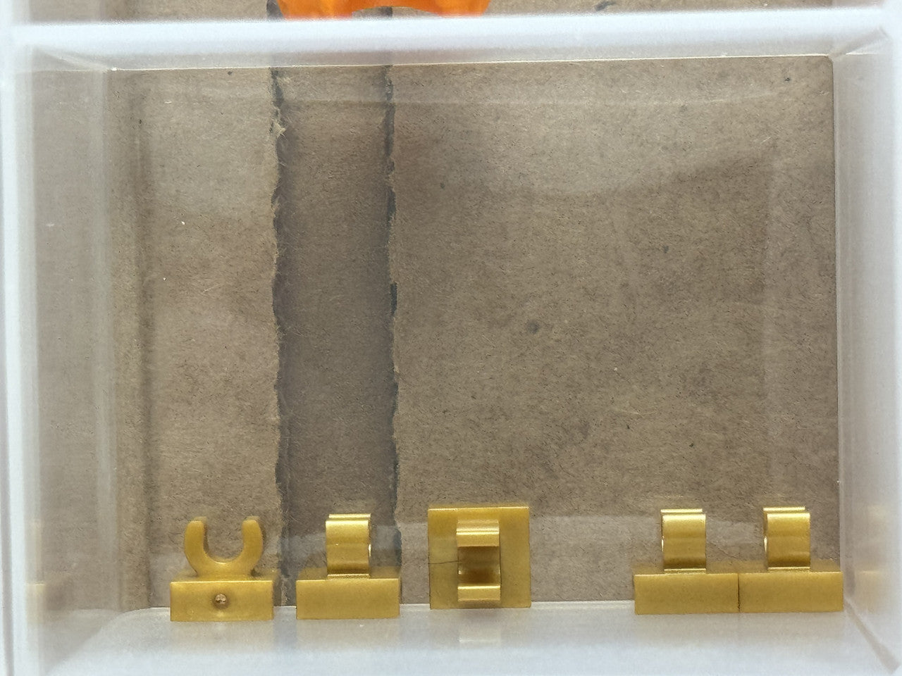 LEGO Parts - Pearl Gold Tile, Modified 1 x 1 with Open O Clip - No 15712 - QTY 5