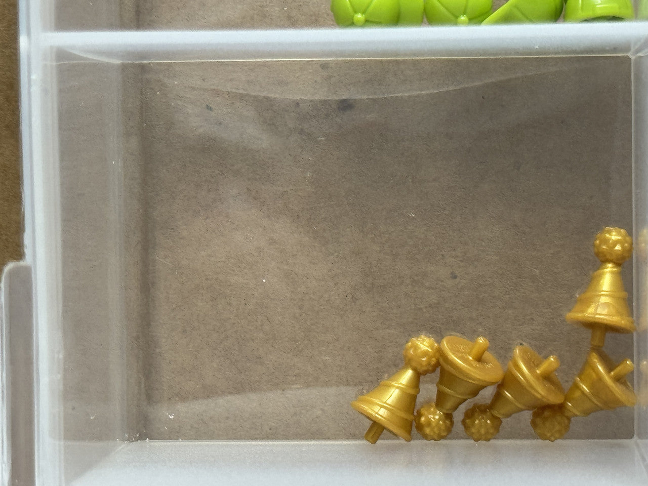 LEGO Parts - Pearl Gold Minifigure, Hat Small Pin, Party Hat - No 24131 - QTY 5