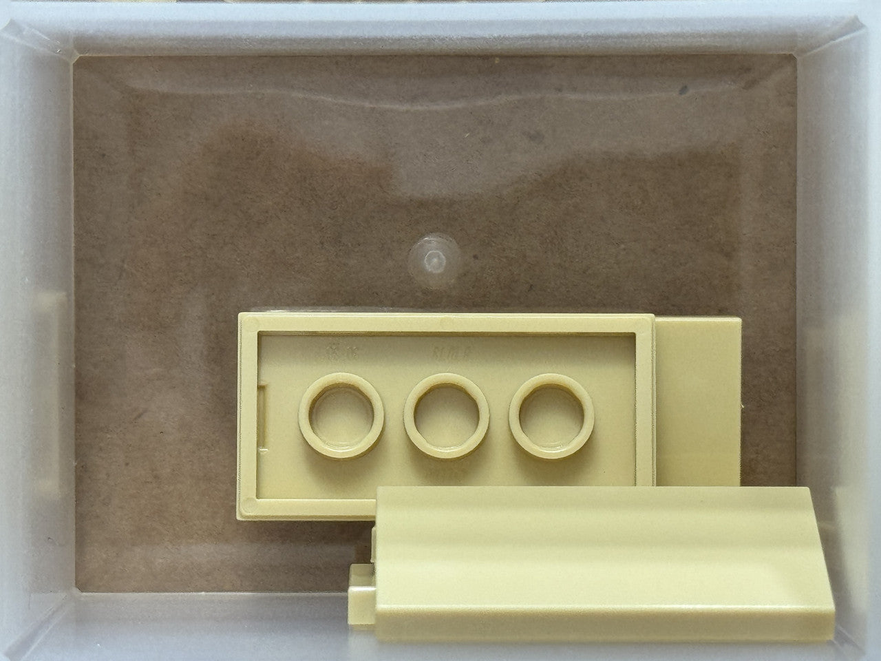 LEGO Parts - Tan Tile 2 x 4 - No 87079 - QTY 5