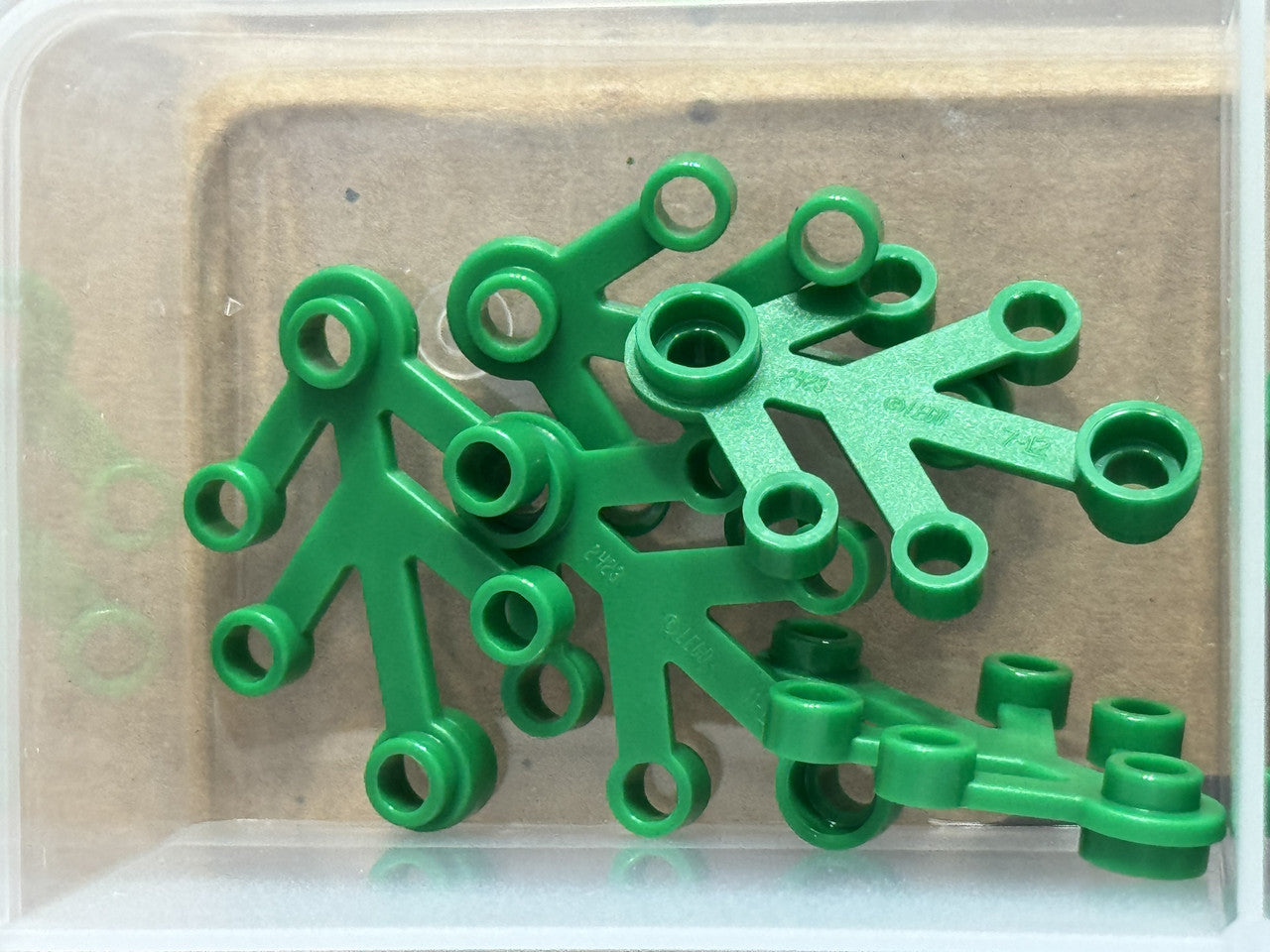 LEGO Parts - Green Plant Leaves 4 x 3 - No 2423 - QTY 5