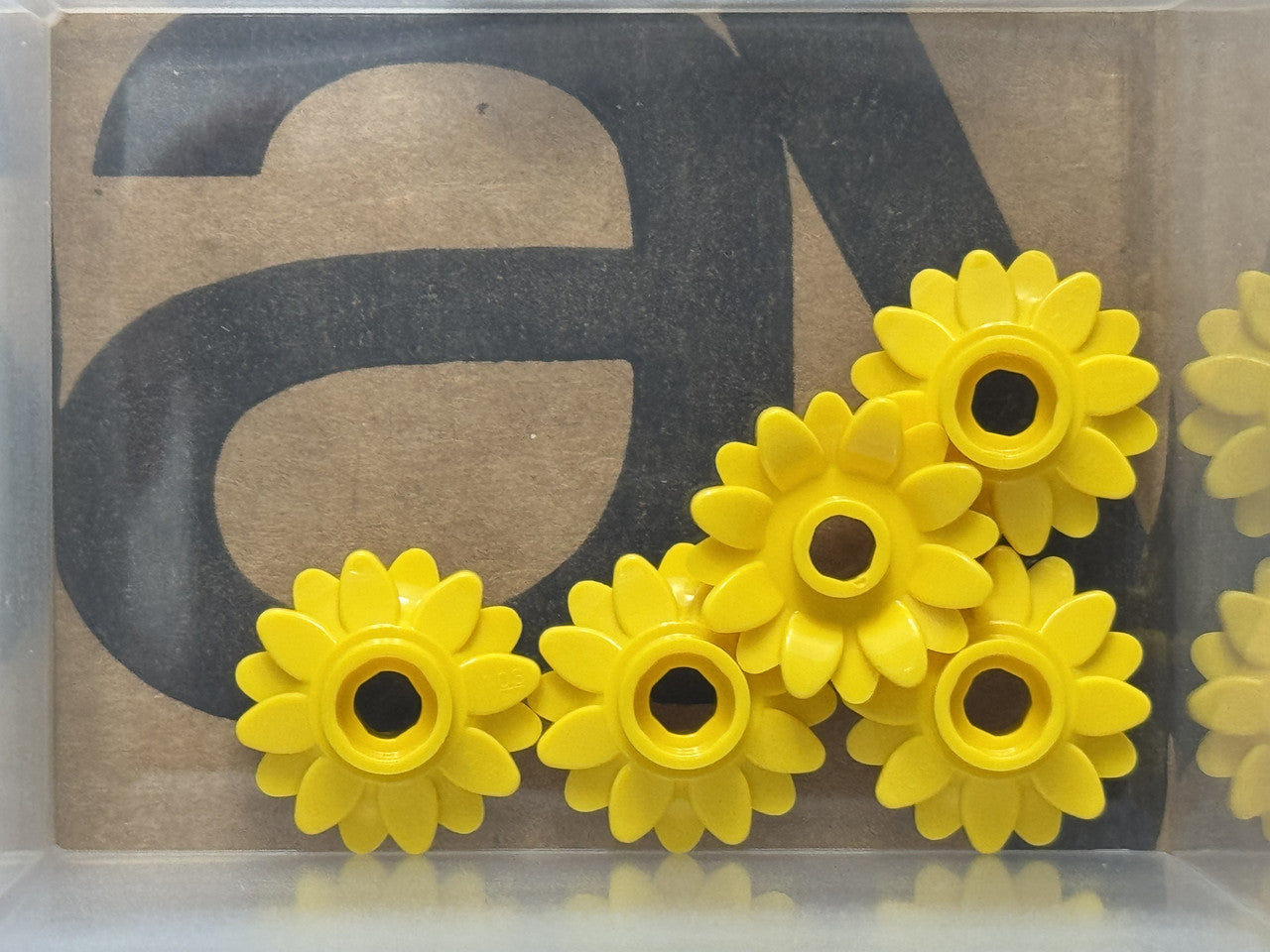 LEGO Parts - Yellow Plant Flower 2 x 2 16 Petals (Sunflower) - No 6901 - QTY 5