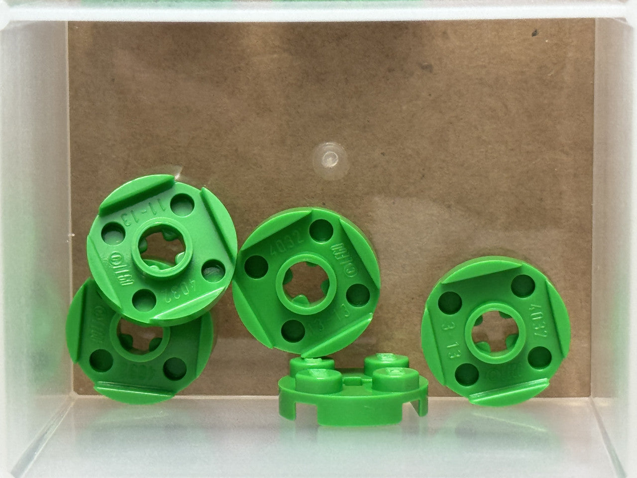 LEGO Parts - Bright Green Plate, Round 2 x 2 with Axle Hole - No 4032 - QTY 5