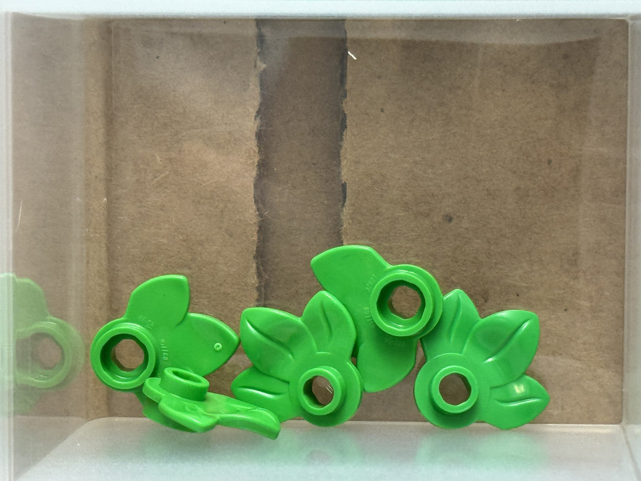 LEGO Parts - Bright Green Plant Plate, Round 1 x 1 3 Leaves - No 32607 - QTY 5
