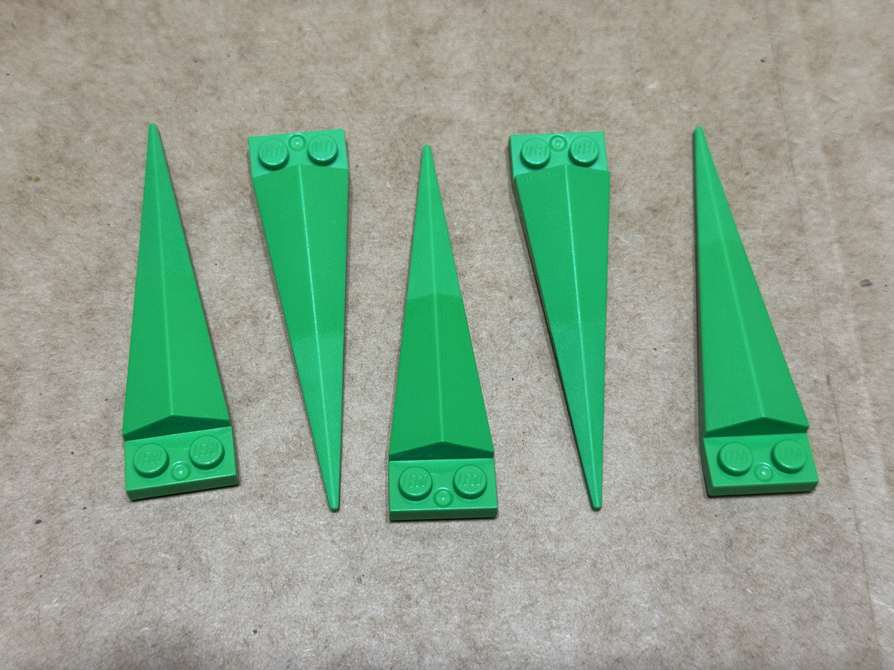 LEGO Parts - Bright Green Plate 1 x 2 Angular Flexible - No 61406pb10 - QTY 5