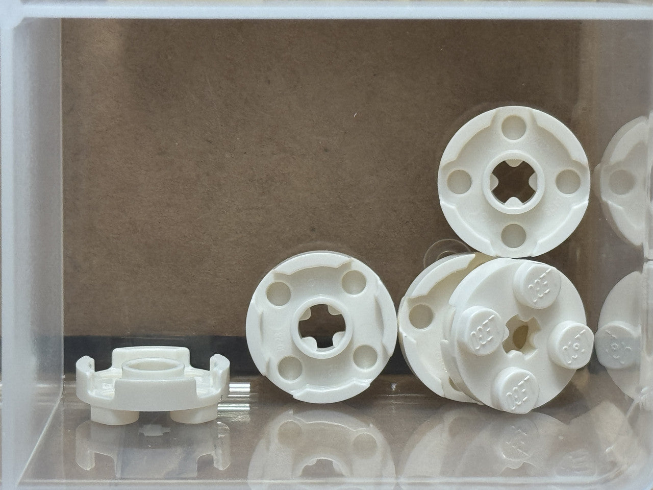 LEGO Parts - White Plate, Round 2 x 2 with Axle Hole - No 4032 - QTY 5