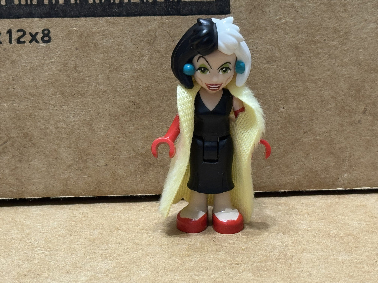 LEGO Minifigure - Disney Princess - Cruella De Vil - No dis180 - QTY 1